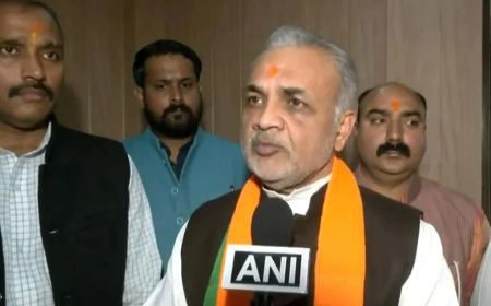 కాంగ్రెస్‌కు షాక్... ఆ పార్టీకి రాజీనామా చేసి బీజేపీలో చేరిన లాల్ బహదూర్ శాస్త్రి మనవడు