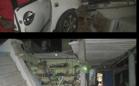 షాపులోకి దూసుకెళ్లిన కారు