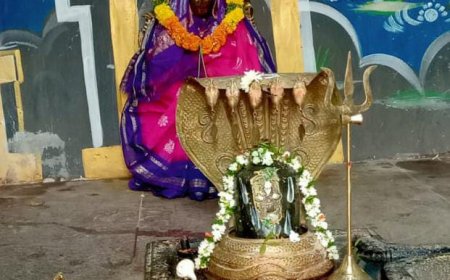 కలియుగ ఆరంభమున తల క్రిందులుగా తపస్సు చేసిన ఈశ్వరుడు.