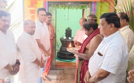 శ్రీ సంతోషి మాతా దేవాలయం లో సర్వొత్తముని పూజలు