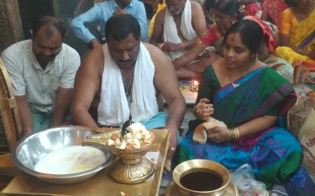 గద్వాల శ్రీ వాసవి కన్యక పరమేశ్వరి దేవాలయంలో సామూహిక రుద్రాభిషేకం బిల్వర్చన