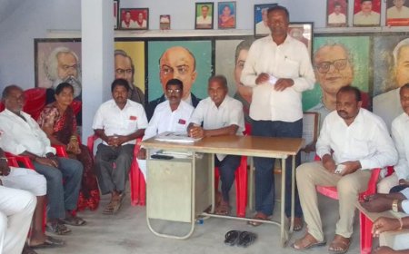 ఎండిపోయిన పంట పొలాలకు నష్టపరిహారం చెల్లించాలి