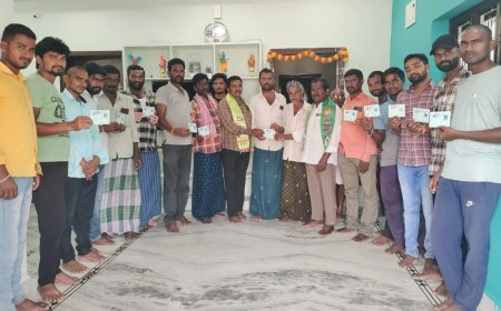 కల్లుగీత కార్మికులకు నూతన సభ్యత్వం గుర్తింపు కార్డులు మంజూరు