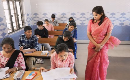 పదవ తరగతి పరీక్ష కేంద్రం ను ఆకస్మికంగా తనిఖీ చేసిన