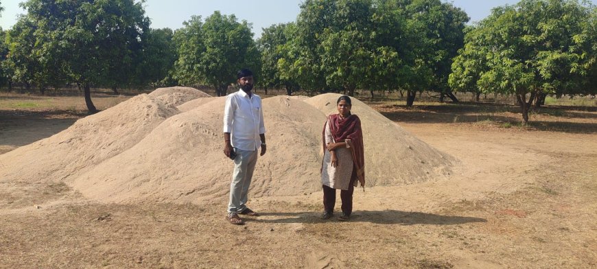 ఇసుక డంపింగ్ పరిశీలించిన ఆర్ ఐ ప్రసన్న