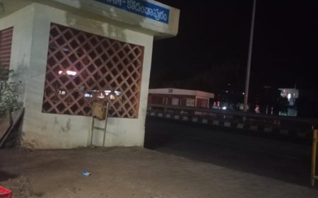 కోదండపూర్ స్టేజి మీద రాత్రి 8 గంటలు అయినా కూడా వెలగని హైవే లైట్లు.