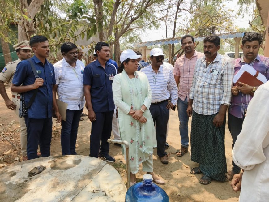  ధాన్యం కొనుగోలు కేంద్రాన్ని  తనిఖీ చేసిన జిల్లా కలెక్టర్ డాక్టర్ ప్రియాంక అలా. 