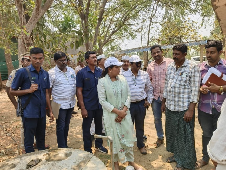  ధాన్యం కొనుగోలు కేంద్రాన్ని  తనిఖీ చేసిన జిల్లా కలెక్టర్ డాక్టర్ ప్రియాంక అలా. 