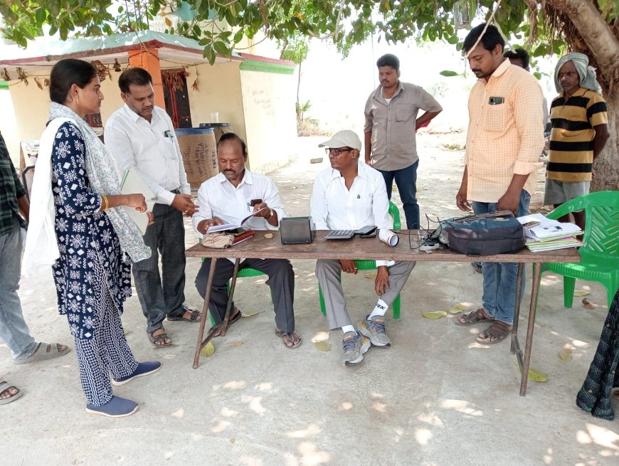 ధాన్యం కొలుగోలు కేంద్రాన్ని అకస్మాత్తుగా తనిఖీ చేసిన సూర్యపేట ఆర్డీవో