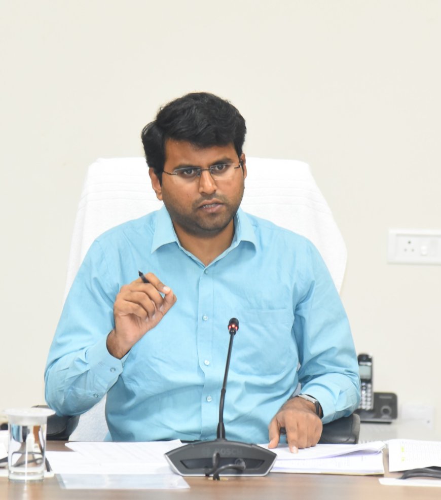 ప్రతి ఒక్కరు తమ ఓటు హక్కు వినియోగించుకోవాలి:ఎన్నికల అధికారి