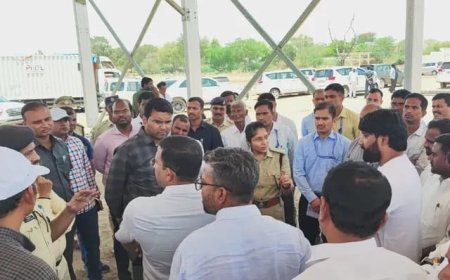 సీఎం సభాస్థలిని పరిశీలించిన ఎస్పీ, కలెక్టర్ మరియు జోగులాంబ ‌గద్వాల జిల్లా యూత్‌ కాంగ్రెస్‌ అధ్యక్షుడు దీపక్ ప్రజ్ఞ .