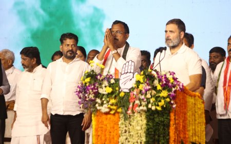 ఎర్రవల్లి ఎక్స్ రోడ్ జన జాతర బహిరంగ హాజరై మాట్లాడుతున్న రాహుల్ గాంధీ రేవంత్ రెడ్డి.