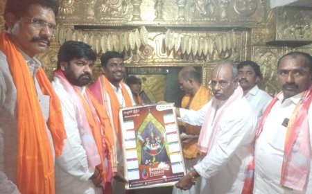 మల్దకల్ దేవాలయం దర్శించుకున్న పార్లమెంట్ అభ్యర్థి.