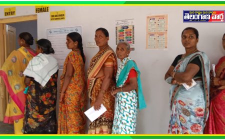 వెల్దేవి గ్రామంలో నిశ్శబ్దంగా కొనసాగుతున్న ఎలక్షన్ వినియోగించుకుంటున్న ఓటర్లు