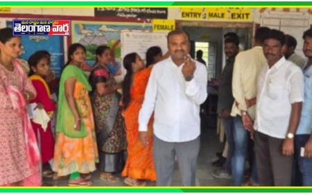 ఎమ్మెల్సీ ఉప ఎన్నిక ఓటు హక్కును వినియోగించుకున్న మందుల సూర్య కిరణ్