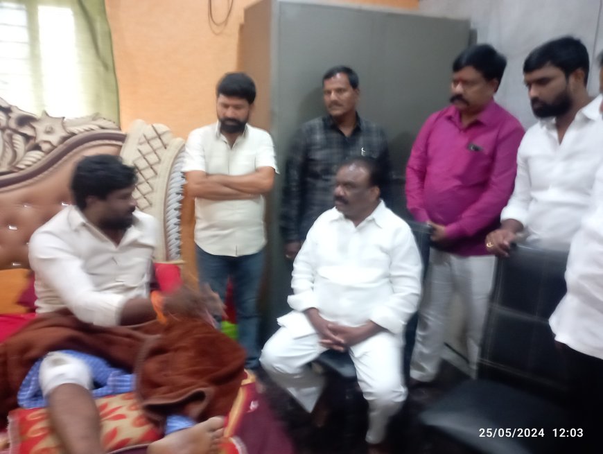 మాజీ ఎంపిటిసి అబ్బాస్ ని పరామర్శించిన ఎమ్మెల్యే మందుల సామెల్
