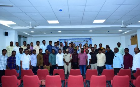 జిల్లా ఎస్పీ  రితిరాజ్, కి వీడ్కోలు కార్యక్రమము నిర్వహించిన జిల్లా పోలీస్ అధికారులు