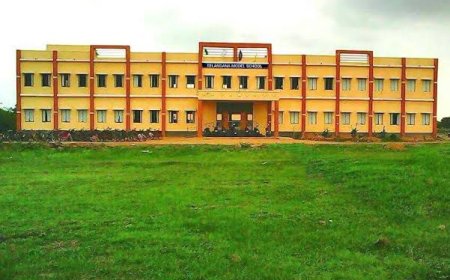 తెరువని మోడల్ స్కూల్ బాలికల హాస్టల్ .  ఎస్ ఓ నిర్లక్ష్యం విద్యార్థినుల అవస్థలు.