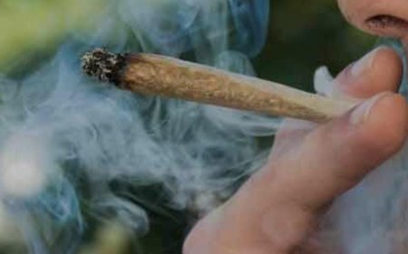 మత్తులో భవిష్యత్ ను కోల్పోతున్న యువత