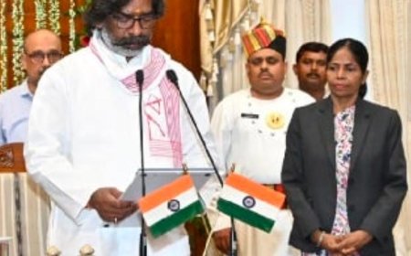 ఝార్ఖండ్ సీఎం గా ప్రమాణ స్వీకారం చేసిన హేమంత్ సోరెన్ 