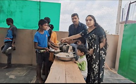 కుమారుని పుట్టినరోజు వేడుకలు మానసిక వికలాంగుల కేంద్రం లో జరుపుతున్నమునగాల SI ప్రవీణ్ కుమార్