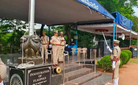 స్వతంత్ర దినోత్సవ వేడుకలకు పెరేడ్ గ్రౌండ్ ముస్తాబ్