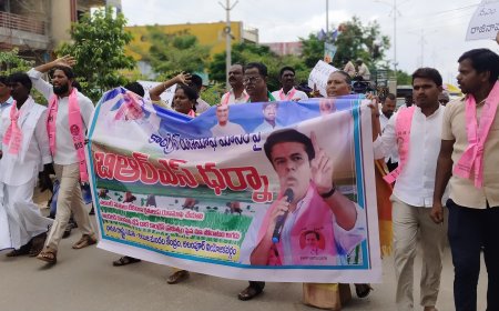 బీఆర్ఎస్ పార్టీ వర్కింగ్ ప్రెసిడెంట్ కేటీఆర్ గారు పిలుపు మేరకు ఐజ మండల కేంద్రంలో జరిగిన బిఆర్ఎస్ పార్టీ ధర్నా విజయవంతం.