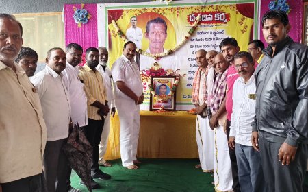 బాధిత కుటుంబాన్ని పరామర్శించిన మాజీమంత్రి రాంరెడ్డి దామోదర్ రెడ్డి: