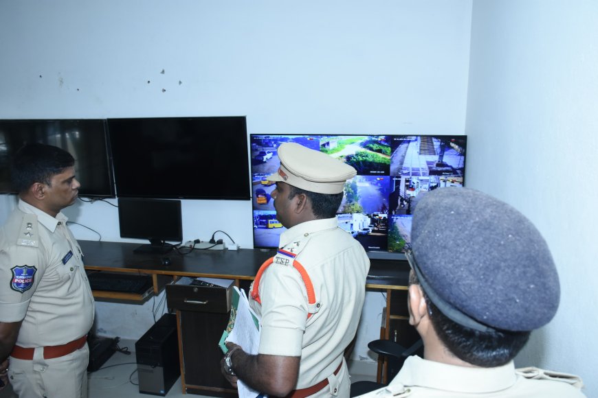 పోలీస్ స్టేషన్ పరిసరాలను నిత్యం పరిశుభ్రంగా ఉంచుకోవాలి
