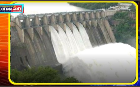 శ్రీశైలం జలాశయం నుంచి నీటి విడుదల కొనసాగుతోంది.