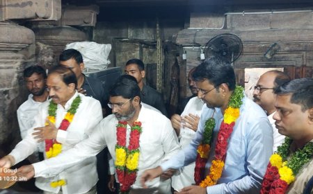 జోగులాంబ అమ్మవారి దర్శించుకున్న  వ్యవసాయ శాఖ మంత్రి తుమ్మల నాగేశ్వరరావు