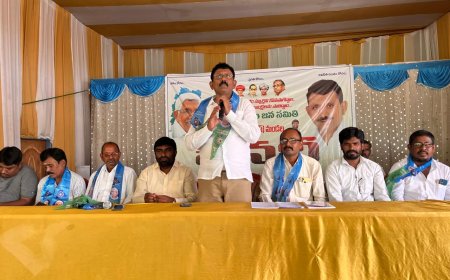 మద్యం, మనీ ,గుండా గిరి దందా రాజకీయాలకు చర మ గీతం పాడాలి