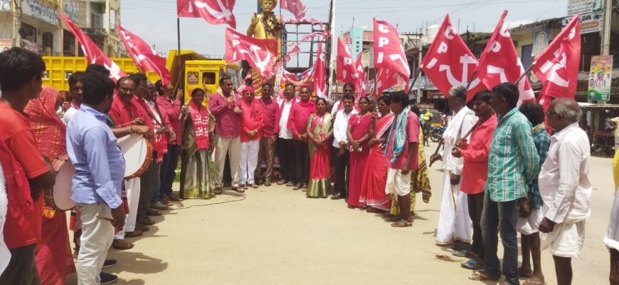 నిజాంలకు వ్యతిరేకంగా పోరాటం చేసిందే కమ్యూనిస్టు పార్టీ