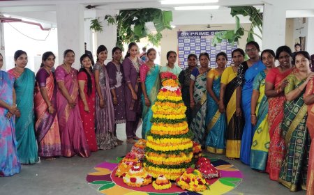 ఎస్సార్  ప్రేమ్ స్కూల్లో ఘనంగా బతుకమ్మ వేడుకలు