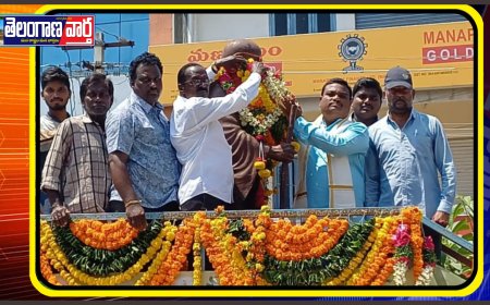  స్వాతంత్రతోద్యమంలో గాంధీజీ పాత్ర ఎంతో గొప్పది 