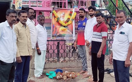 వాల్మీకి మహర్షి జయంతి సందర్భంగా నివాళులు అర్పించిన పెబ్బేరు మండల MIM పార్టీ అధ్యక్షుడు ఆఫ్రోజ్.