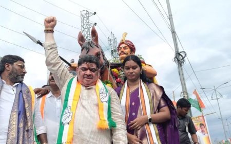 సర్దార్ సర్వాయి పాపన్న విగ్రహ ఆవిష్కరణ చేసిన మంత్రి