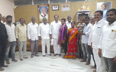 ఎంబిబిఎస్ సీటు సాధించిన విద్యార్థిని అభినందించిన ఎమ్మెల్యే గారు...