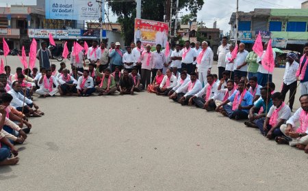 సీఎం రేవంత్ రెడ్డి డౌన్ డౌన్ నినాదాలతో హోరెత్తిన నేలకొండపల్లి టిఆర్ఎస్ నాయకులు