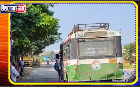 సమయపాలన పాటించని ఆర్టీసీ సిబ్బంది సమయానికి రాని బస్సులు