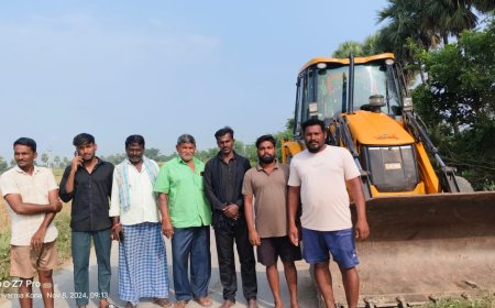 రోడ్డువెంట కంపచెట్లు గుంటలను తొలగించిన అయ్యప్ప భక్తుడు