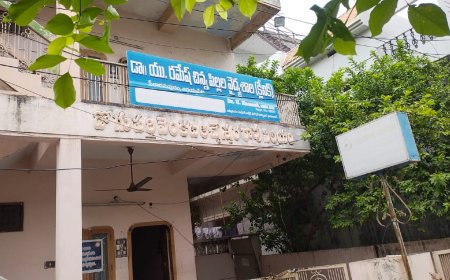 **అమాయక ప్రజల జేబులకు చిల్లు కొడుతున్న"" ప్రభుత్వ ఆసుపత్రిలో పనిచేస్తున్న డాక్టర్ రమేష్?!*