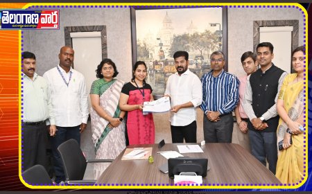 సీఎం నివాసంలో కుల గణన సర్వే సేకరిస్తున్న కలెక్టర్ అనుదీప్