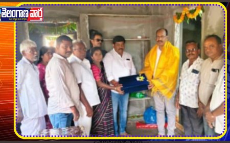 గృహప్రవేశం కార్యక్రమంలో పాల్గొన్న ఆరాధ్య ఫౌండేషన్ చైర్మన్ తాడోజ్ వాణి శ్రీకాంత్ రాజ్