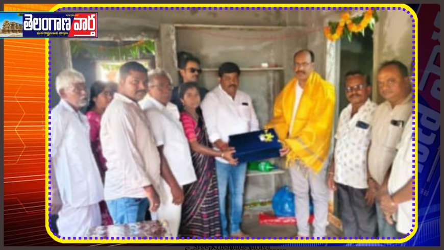 గృహప్రవేశం కార్యక్రమంలో పాల్గొన్న ఆరాధ్య ఫౌండేషన్ చైర్మన్ తాడోజ్ వాణి శ్రీకాంత్ రాజ్