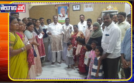 అంగన్వాడీ పిల్లలకు యూనిఫామ్ లను ఆవిష్కరించిన గద్వాల ఎమ్మెల్యే