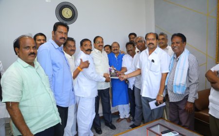 సినీ వజ్రోత్సవ కార్యక్రమాన్ని కి మంత్రి