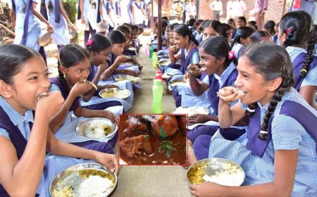 తెలంగాణ విద్యార్థులకు గుడ్ న్యూస్.. ఇకపైభోజనంలో మటన్ కూడా