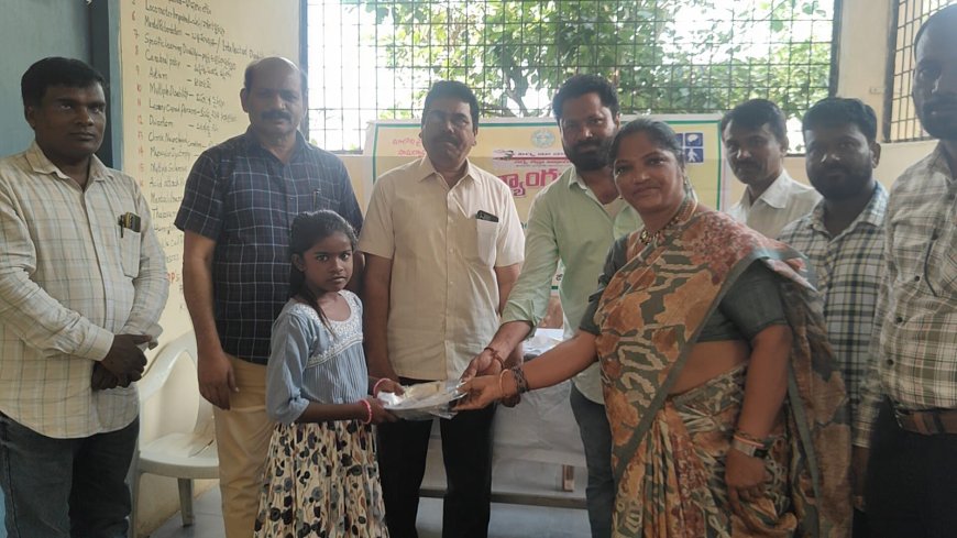 మానవత్వం చాటుకున్న అనగందుల మల్లేష్