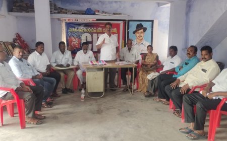 ఎన్నికల సమయంలో కాంగ్రెస్  ప్రజలకు ఇచ్చిన హామీలను అమలు చేయాలి